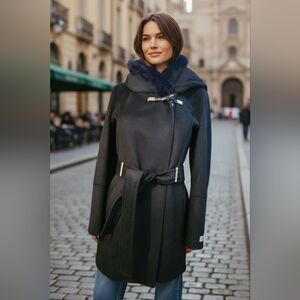 Calvin Klein Black Trench Coat with Fur Collar XSP Winter